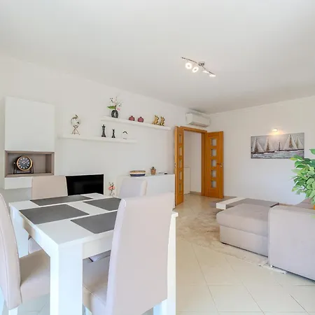 Elegant And Spacious * Armação de Pêra