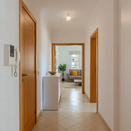 Elegant And Spacious Armação de Pêra