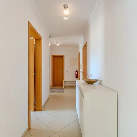 Elegant And Spacious Armação de Pêra