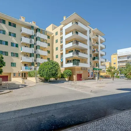 Apartment Elegant And Spacious Armação de Pêra